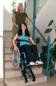Platforma lift pentru pacienti cu nevoi speciale comercializate de Help Devices Activ