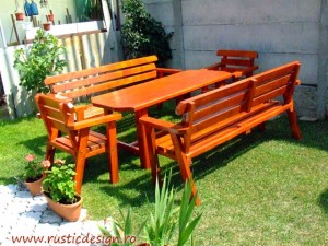 Mobilierul rustic pentru amenajarea gradinii tale